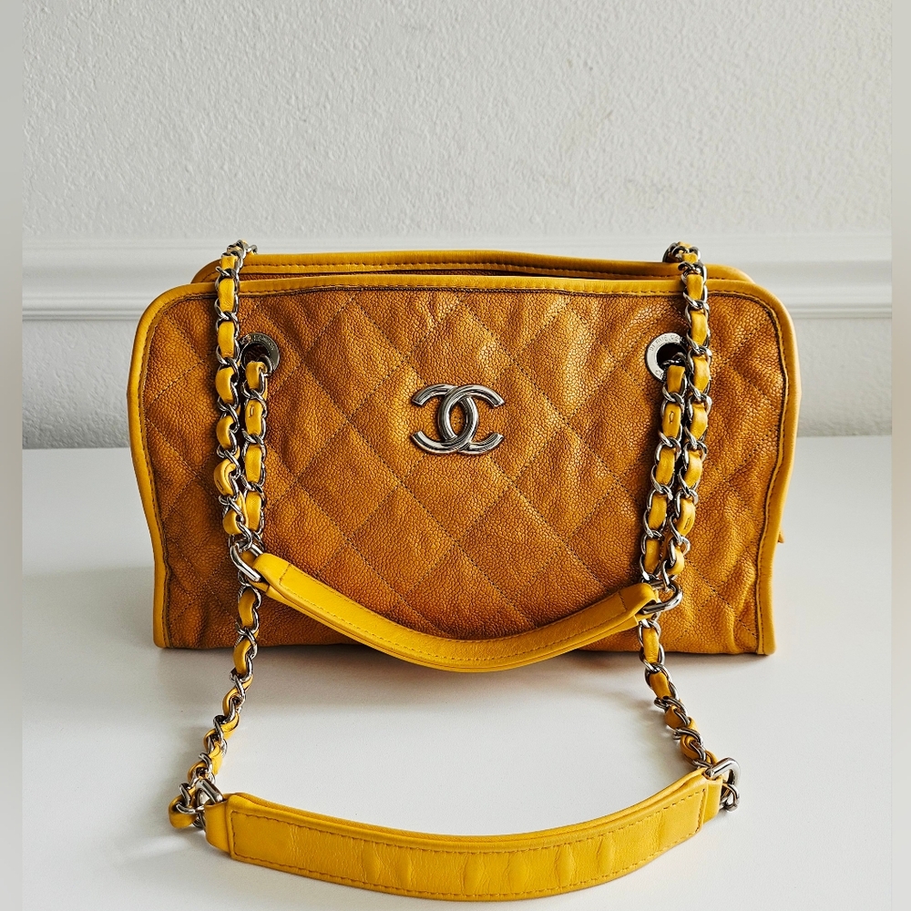 Chanel French Riviera Outdoor Caviar Yellow Tote - Picture 2 of 16